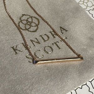 VGUC Kendra Scott Kelsey Necklace Rose Gold